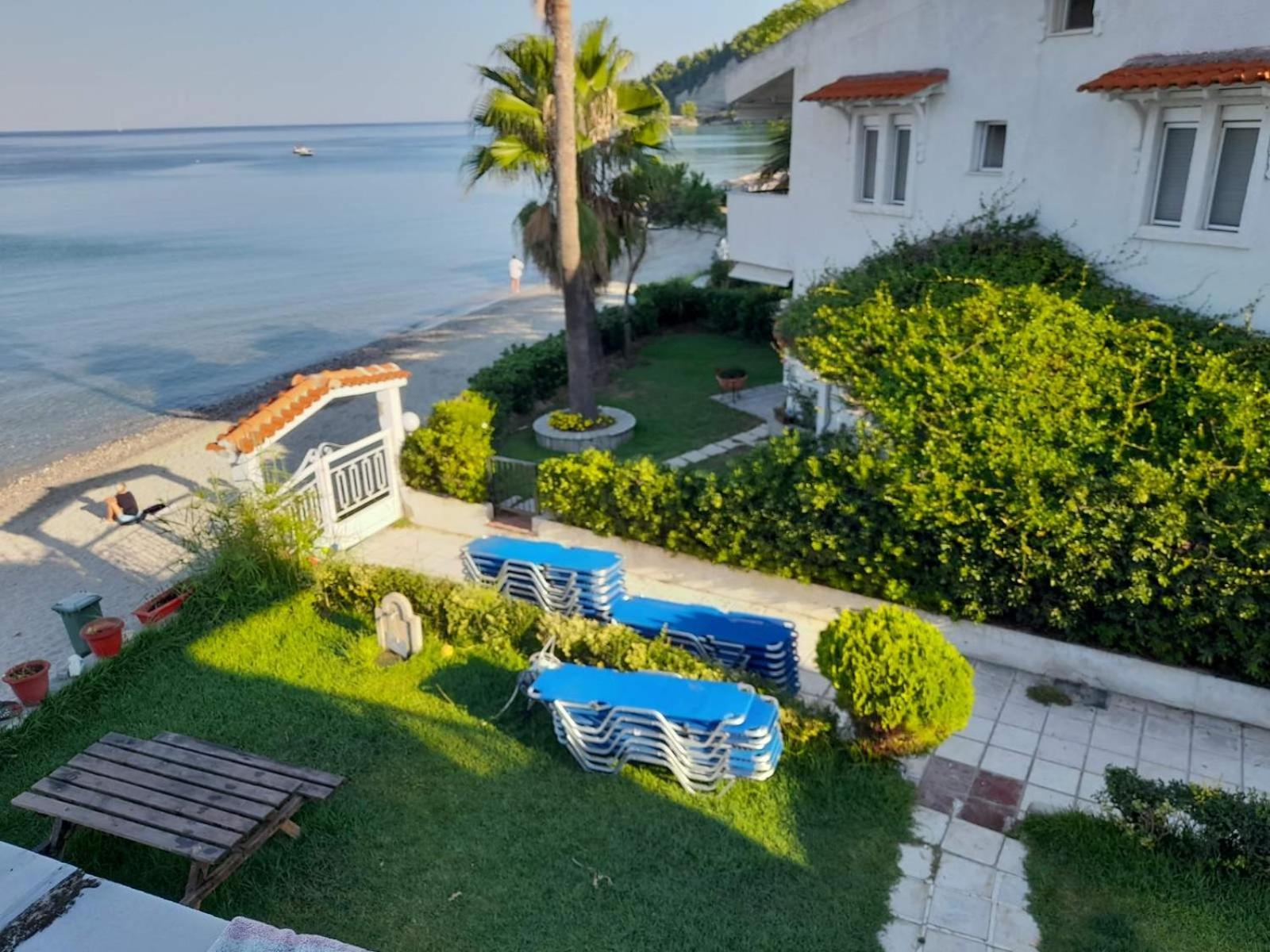 Iris Seafront Apartments Fourka Exterior foto
